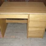 TD-03 dorm desk42wx29.5hx24d